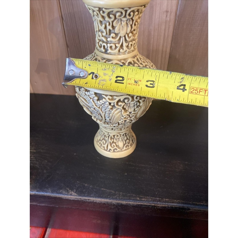Vtg Asian-Style Carved Resin Vase Scenic Detail Ornate Home Decor Made In Italy - Picture 9 of 9